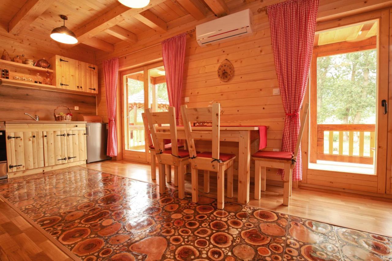 Riverside Apartments Otočac Dış mekan fotoğraf