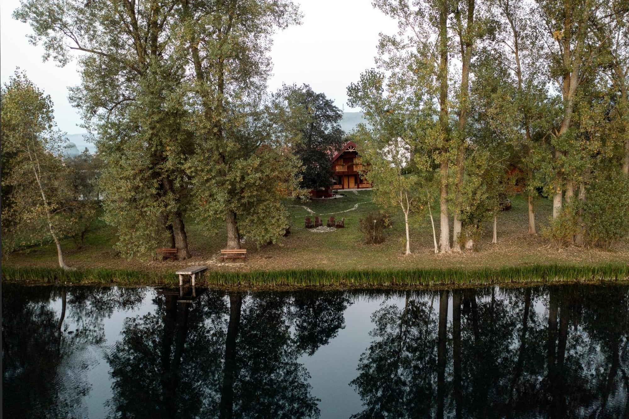 Riverside Apartments Otočac Dış mekan fotoğraf