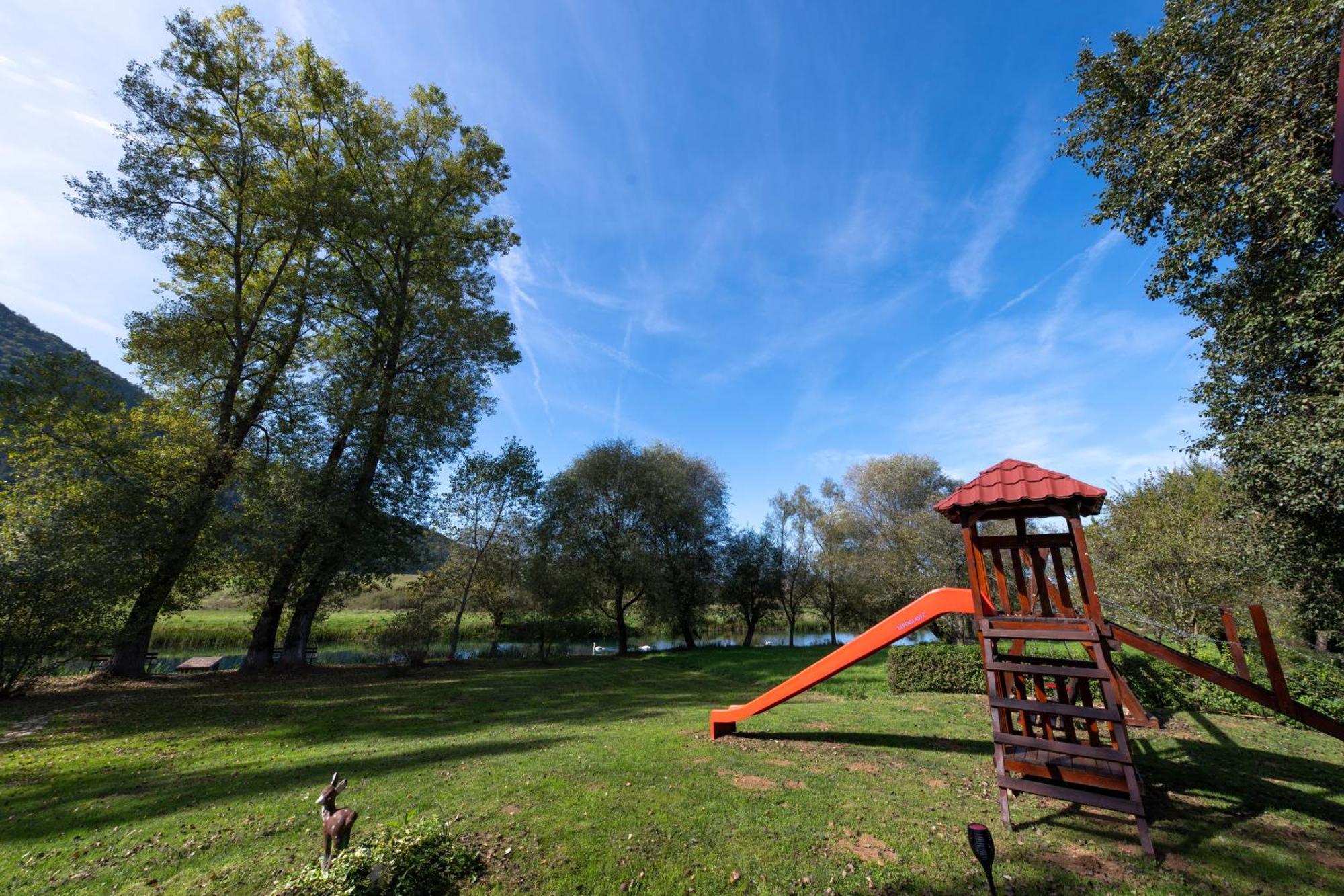Riverside Apartments Otočac Dış mekan fotoğraf